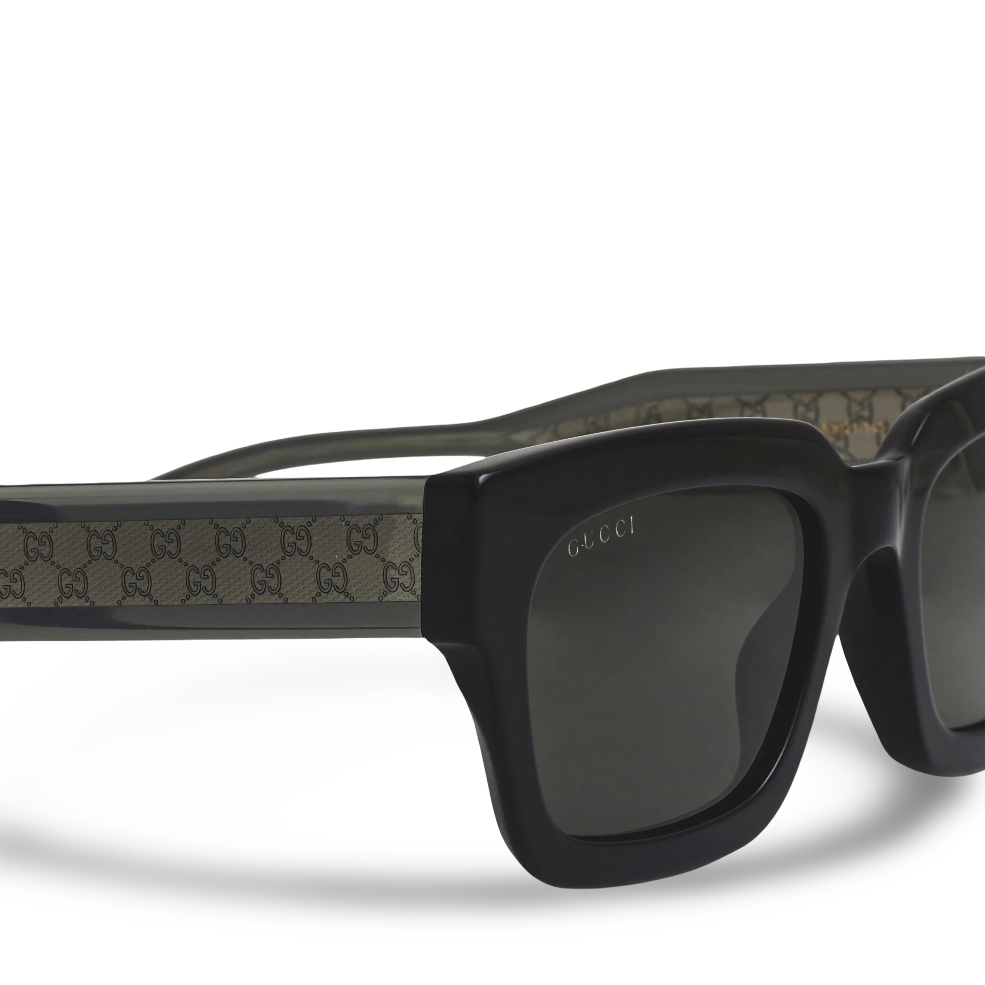 Gucci Sunglasses GG2069S 001 53